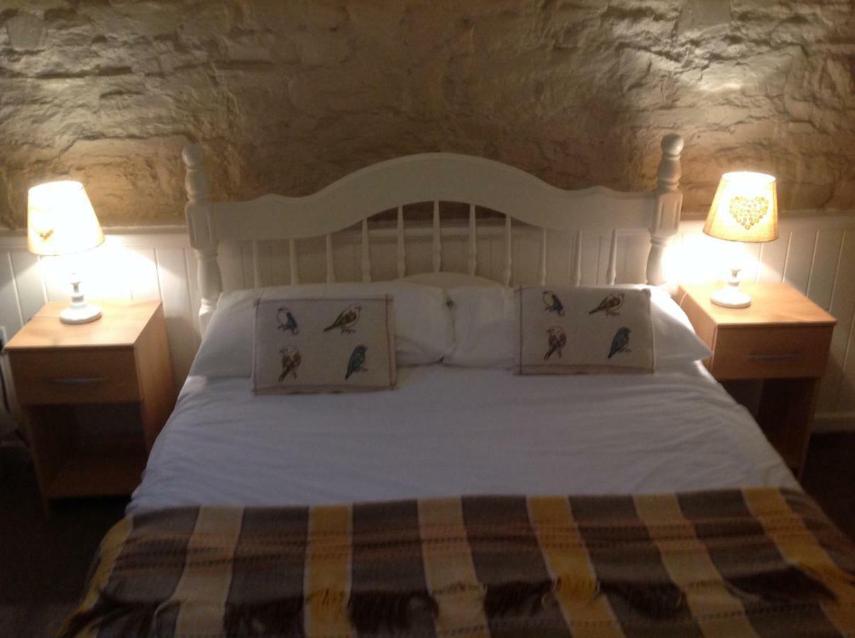 Cwmtwrch Cottage Carmarthen Bagian luar foto