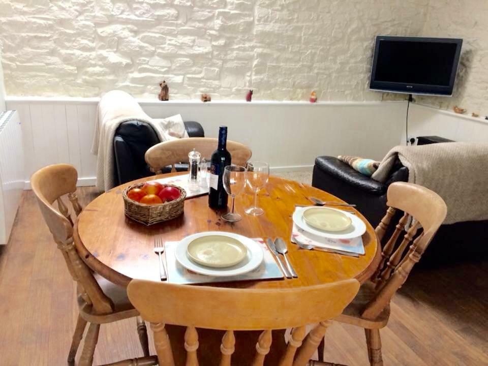 Cwmtwrch Cottage Carmarthen Bagian luar foto